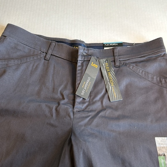 NWT Lee Flex Motion Reg Fit Straight Leg Mid Rise Black Dress Pants. Size 14S - Picture 3 of 16